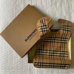 NWT BURBERRY cotton baby bib in Vintage Check